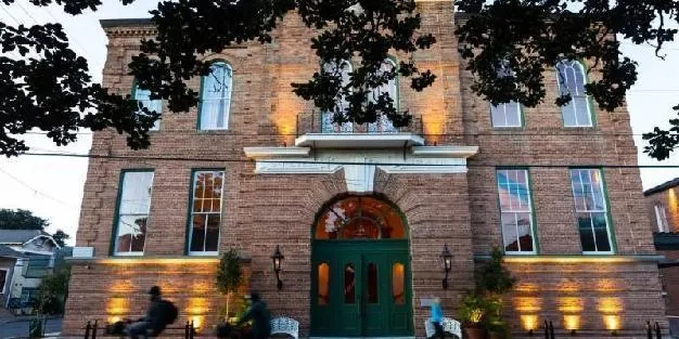 Hotel Peter and Paul