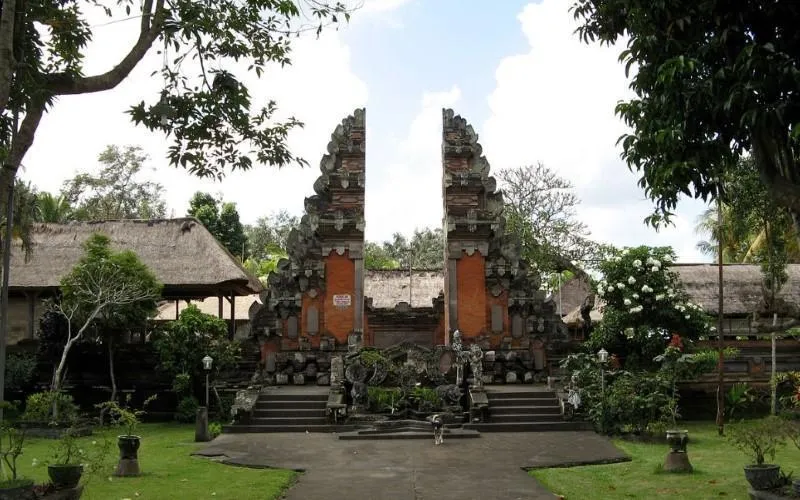 Pura Penataran Sasih
